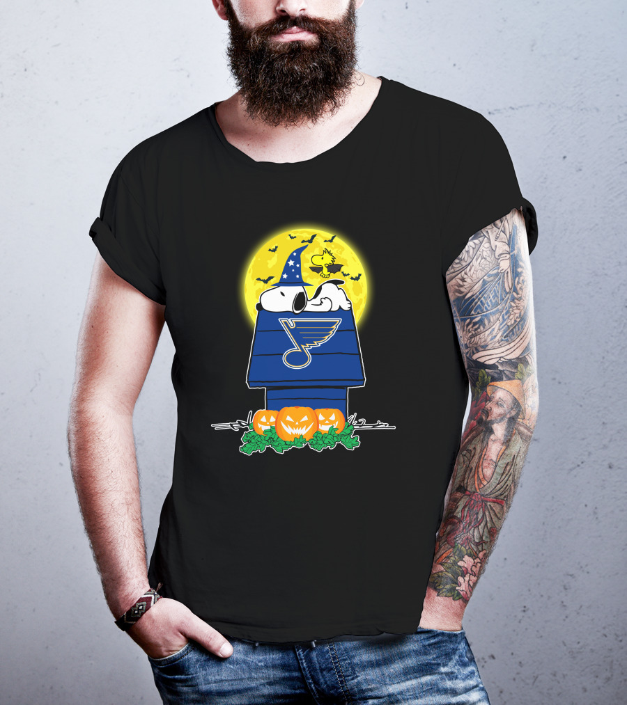 St Louis Blues Snoopy Halloween Moon Jack-O'-Lanterns T-Shirt