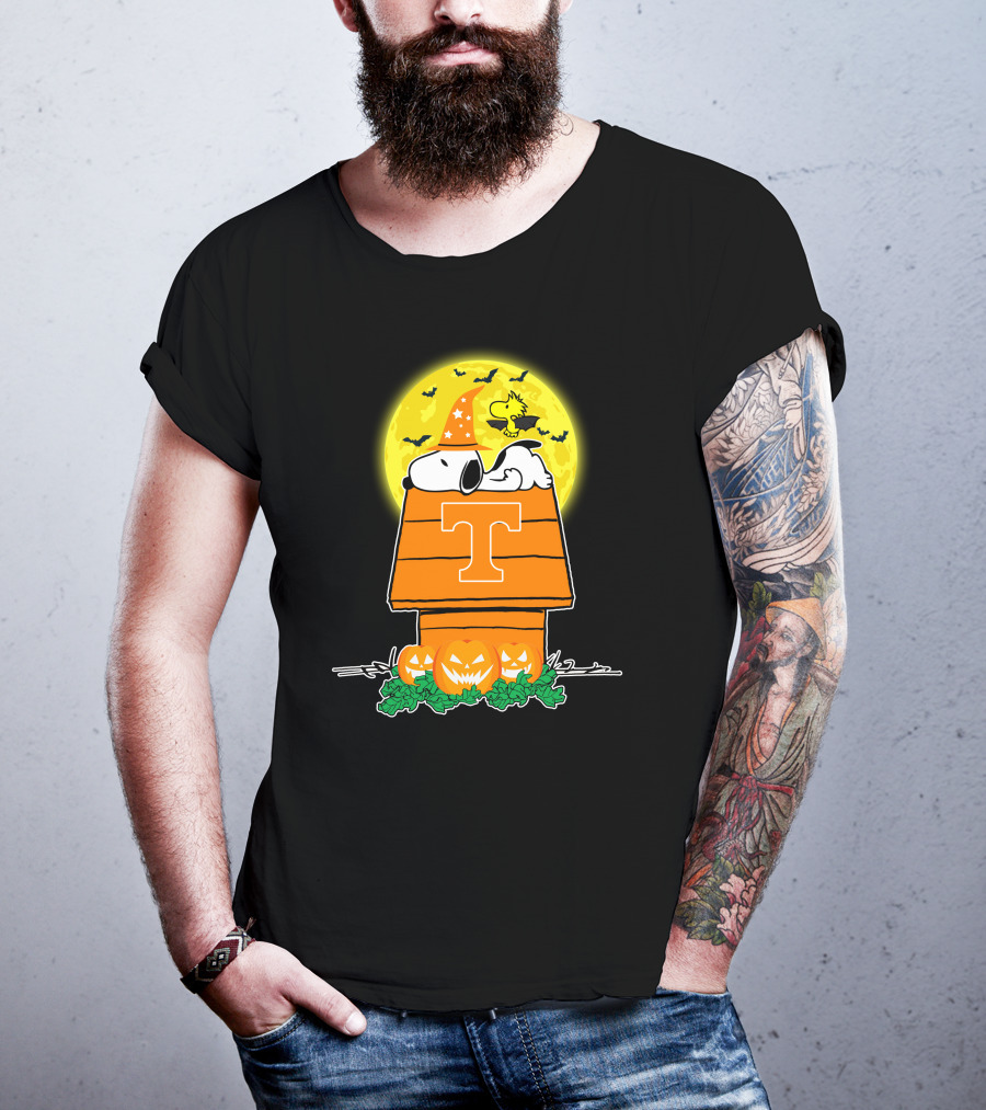 Tennessee Volunteers Snoopy Halloween Moon Pumpkins Woodstock House T-Shirt