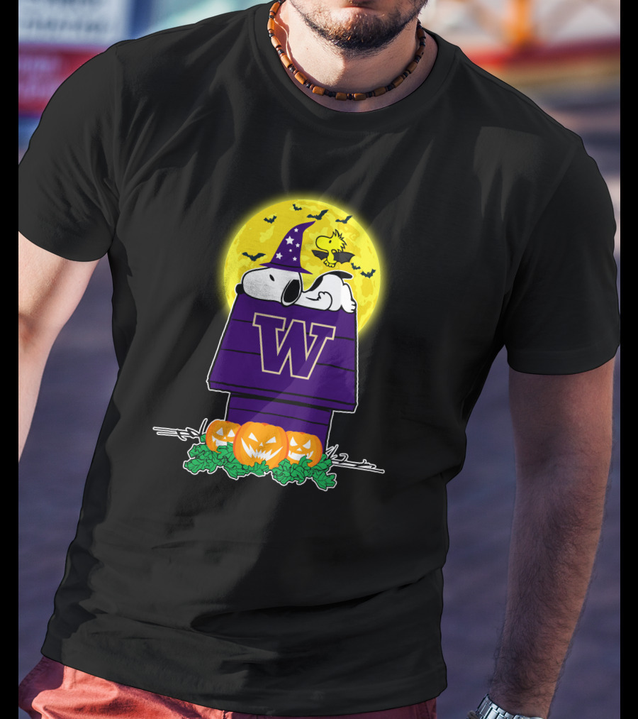 Washington Huskies Snoopy Woodstock Halloween Moon Jack-O'-Lanterns T-Shirt