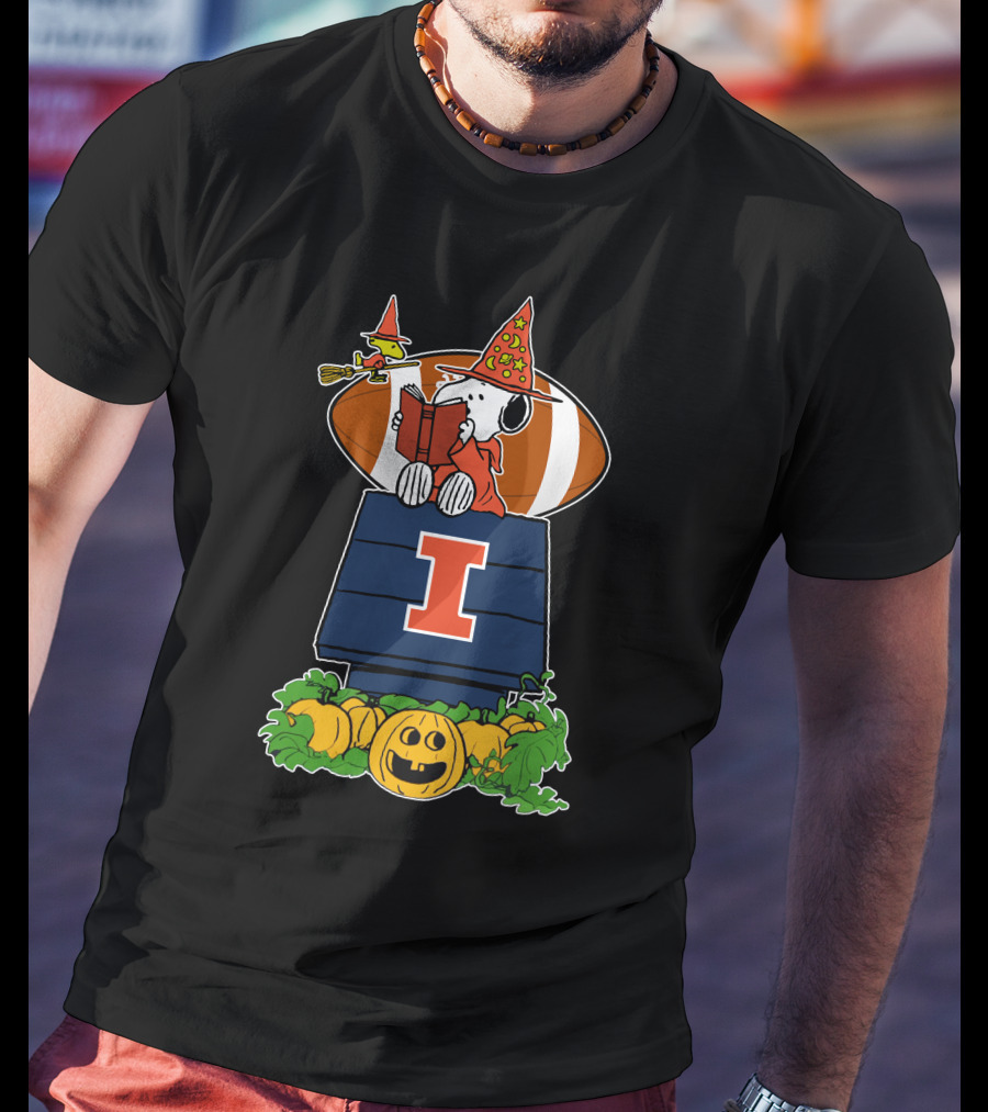 Illinois Fighting Illini Snoopy Halloween Witch Hat Football Pumpkins T-Shirt
