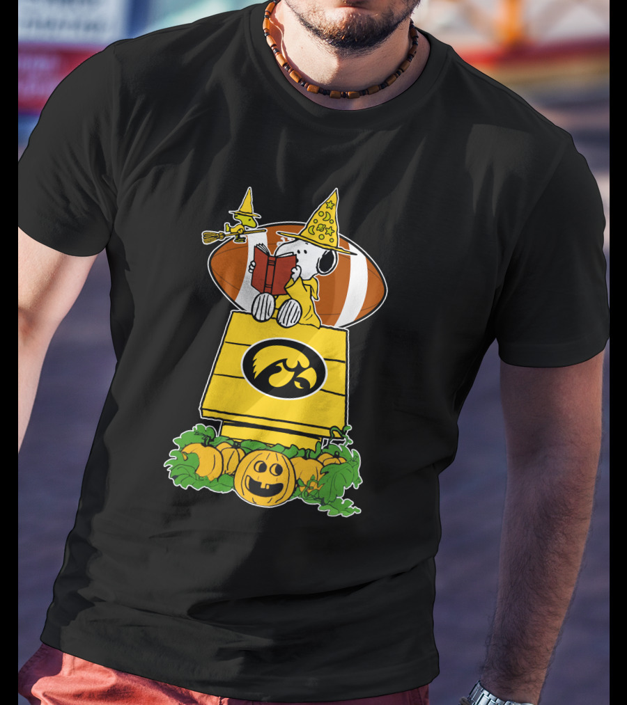 Iowa Hawkeyes Snoopy Halloween Football Pumpkin Scene T-Shirt
