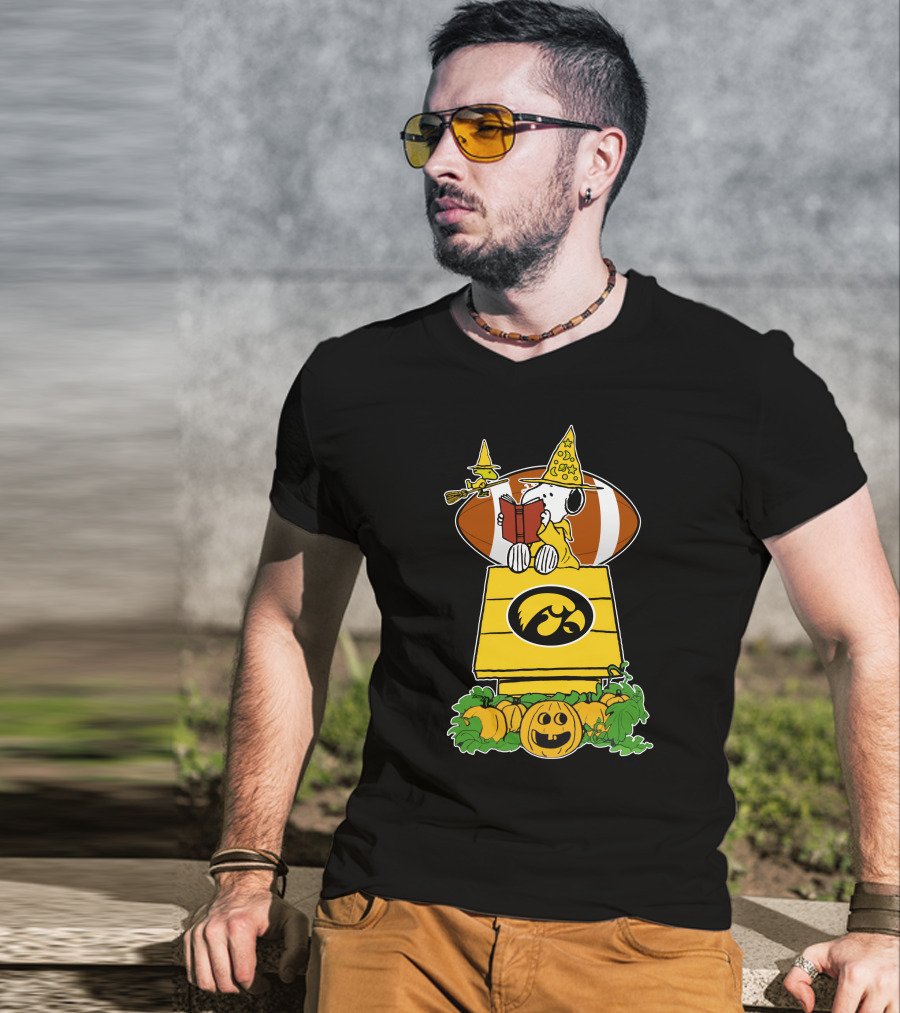 Iowa Hawkeyes Snoopy Halloween Football Pumpkin Scene T-Shirt