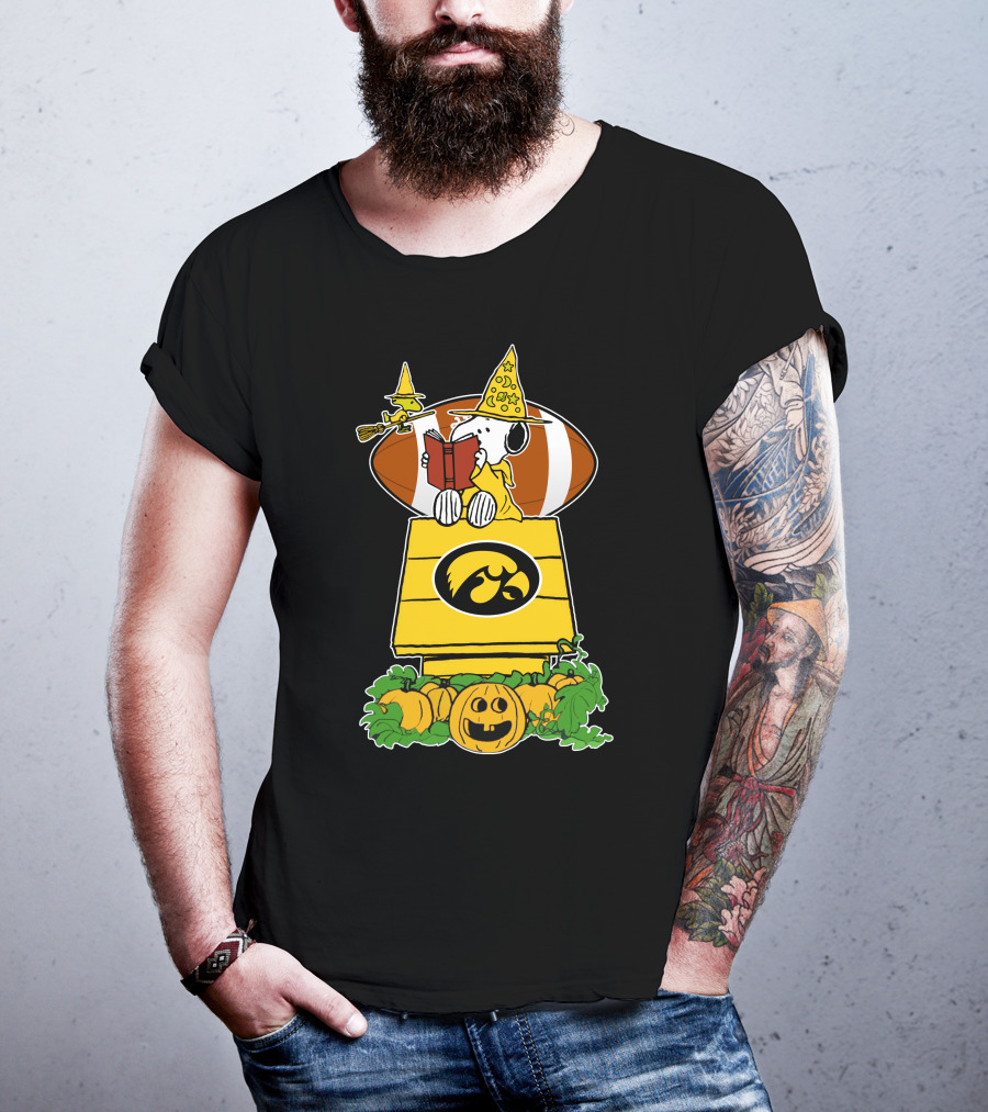 Iowa Hawkeyes Snoopy Halloween Football Pumpkin Scene T-Shirt