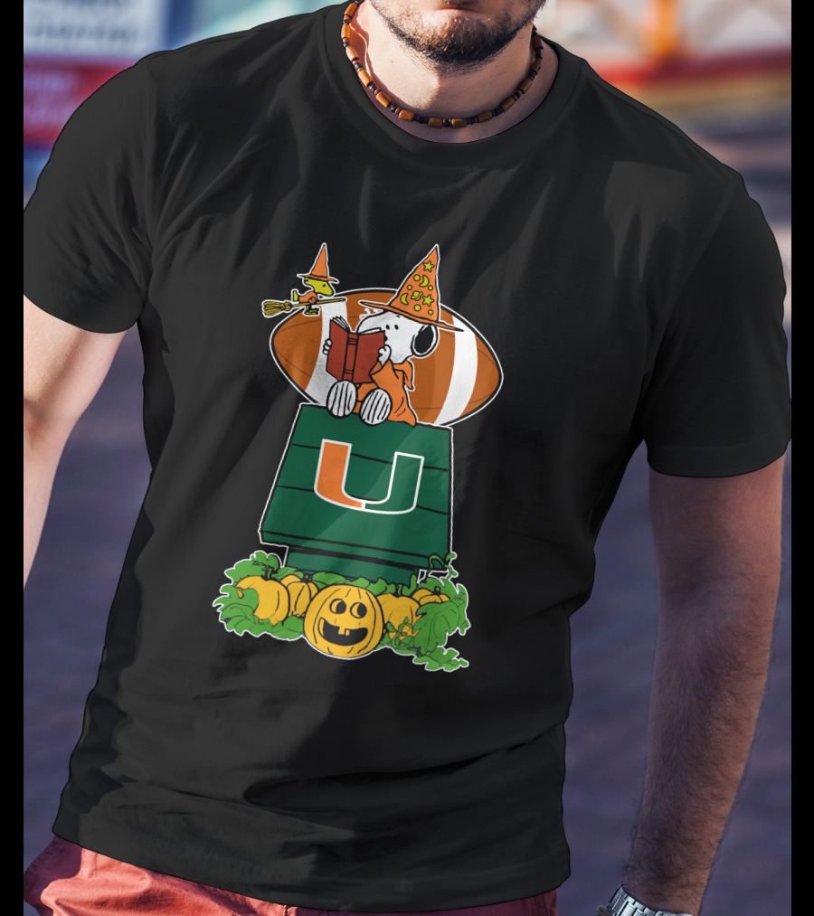 Miami Hurricanes Snoopy Halloween Pumpkin Peanuts Football T-Shirt