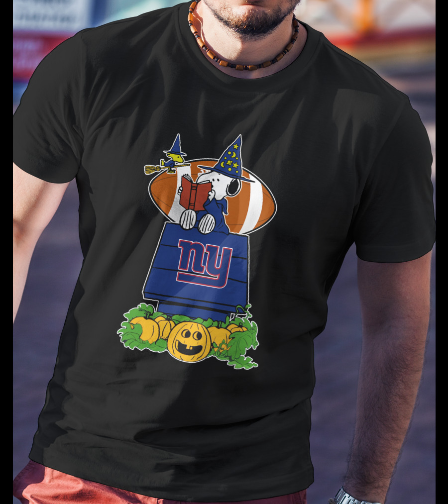 New York Giants Snoopy Halloween Witch Reading Football Pumpkin T-Shirt