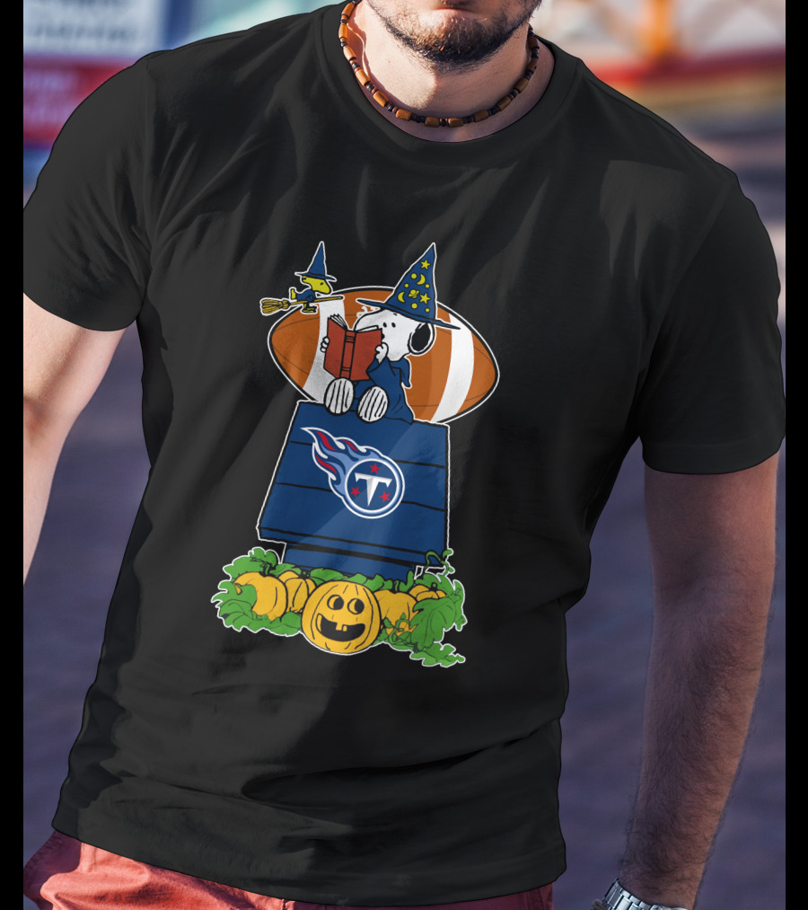 Tennessee Titans Snoopy Halloween Witch Pumpkin Football T-Shirt