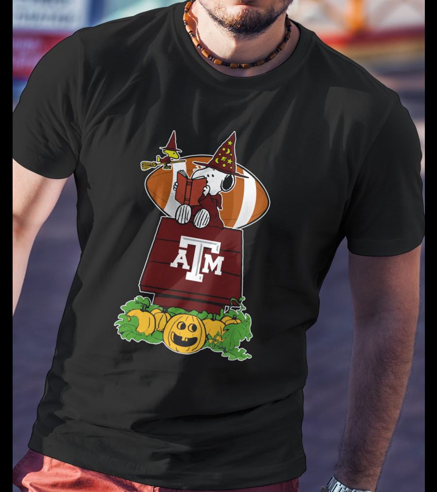 Texas A&M Aggies Snoopy Halloween Football Peanuts Charlie Brown Pumpkins House T-Shirt