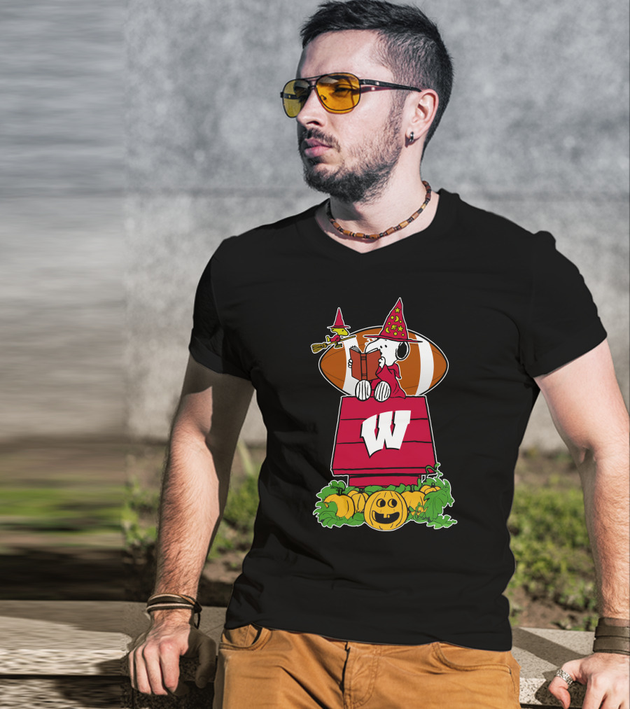 Wisconsin Badgers Snoopy Halloween Witch Hat Woodstock Pumpkin T-Shirt