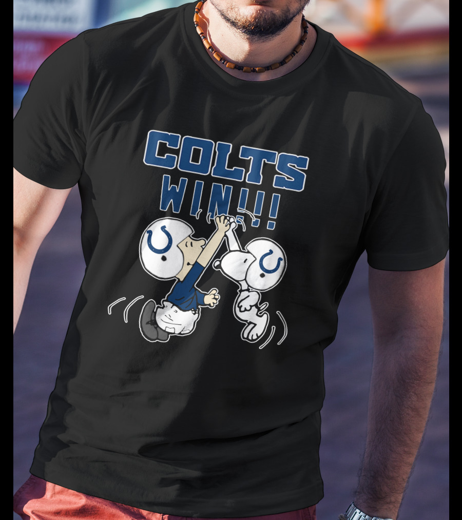 Colts Win High Five Peanuts Characters Helmets T-Shirt