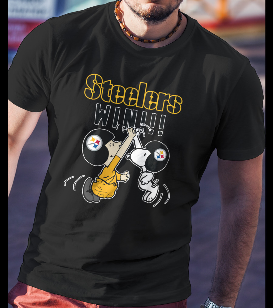 Steelers Win Peanuts High Five Celebration T-Shirt