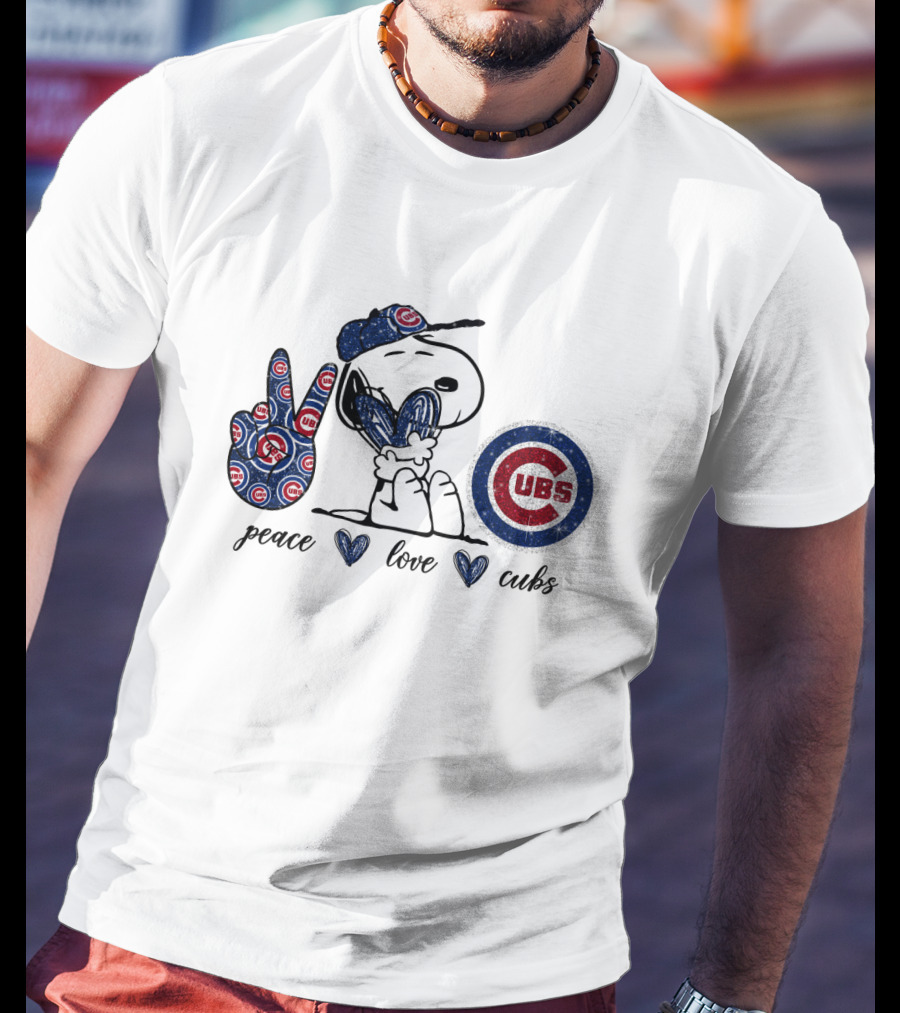 Peace Love Cubs Snoopy Chicago Cubs T-Shirt