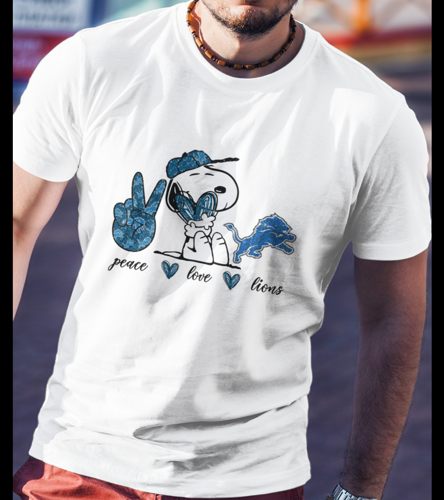 Peace Love Lions Snoopy Detroit Lions Fan T-Shirt