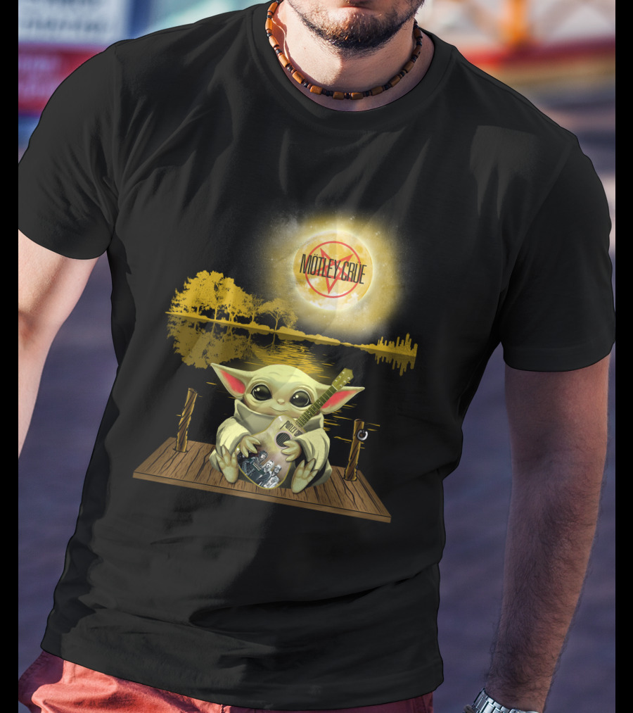 Motley Crue Baby Yoda Moonlight Reflection Rock Concert T-Shirt