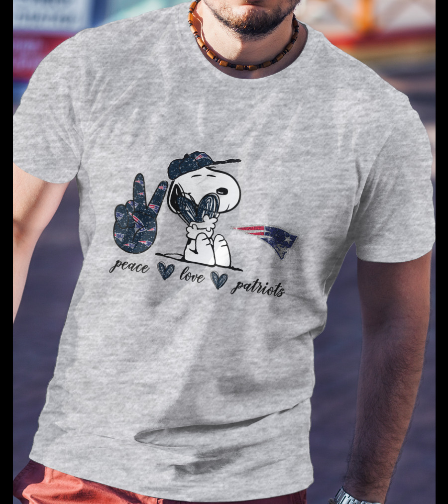 Peace Love Patriots Snoopy New England Patriots Fan T-Shirt