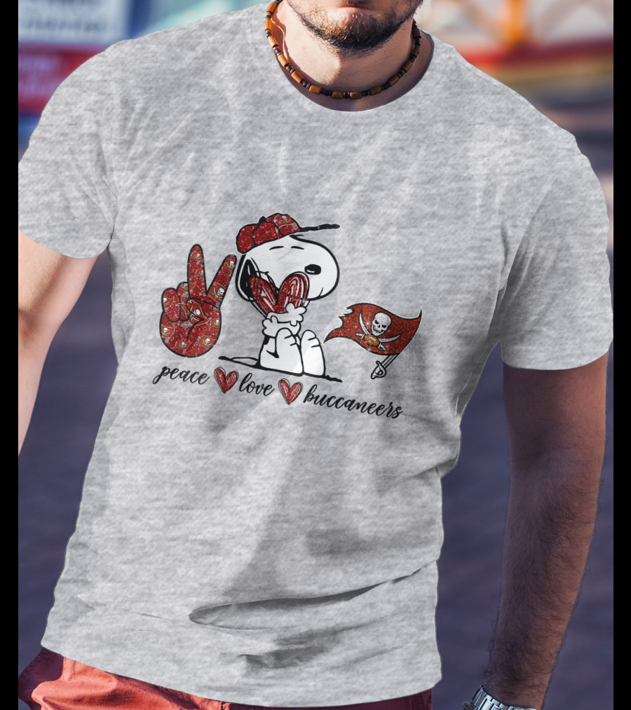 Peace Love Buccaneers Snoopy Tampa Bay Football Flag T-Shirt