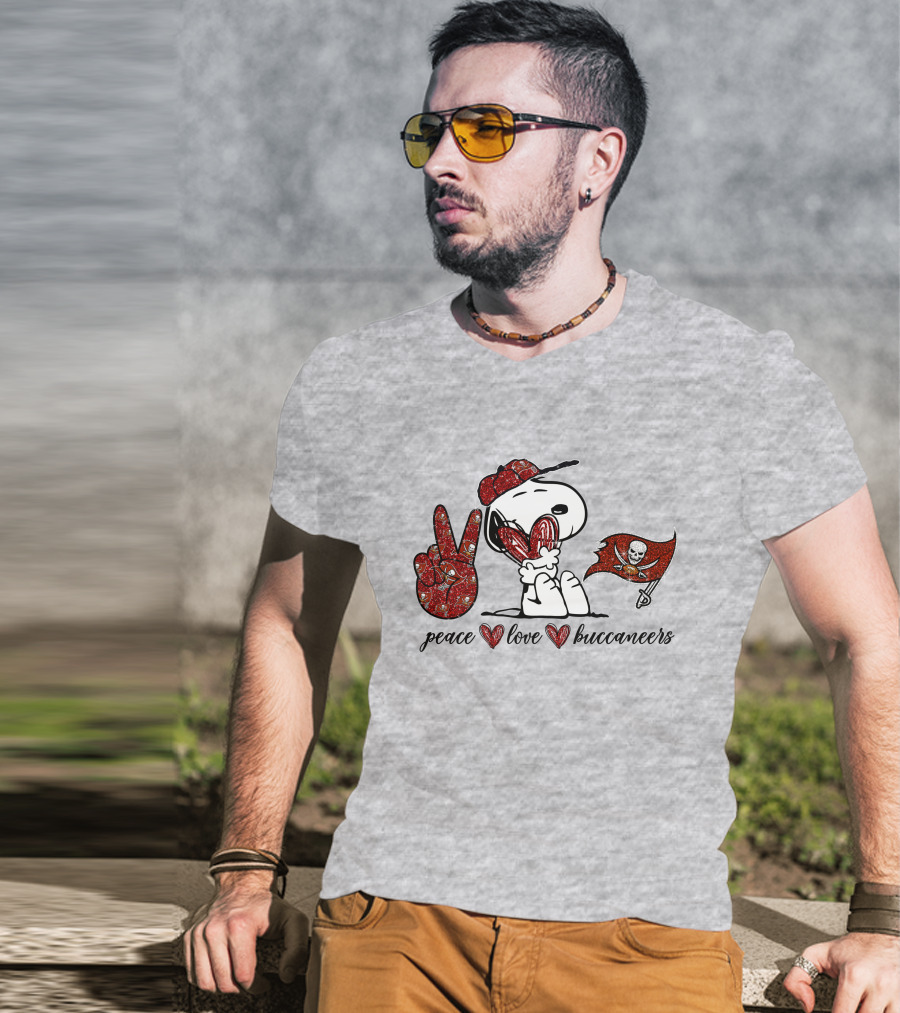 Peace Love Buccaneers Snoopy Tampa Bay Football Flag T-Shirt