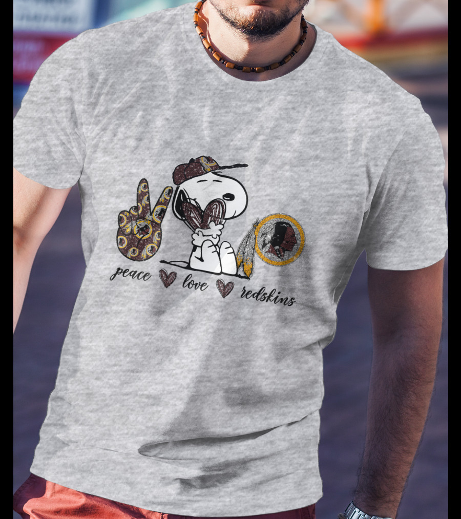 Peace Love Washington Redskins Snoopy Embrace T-Shirt
