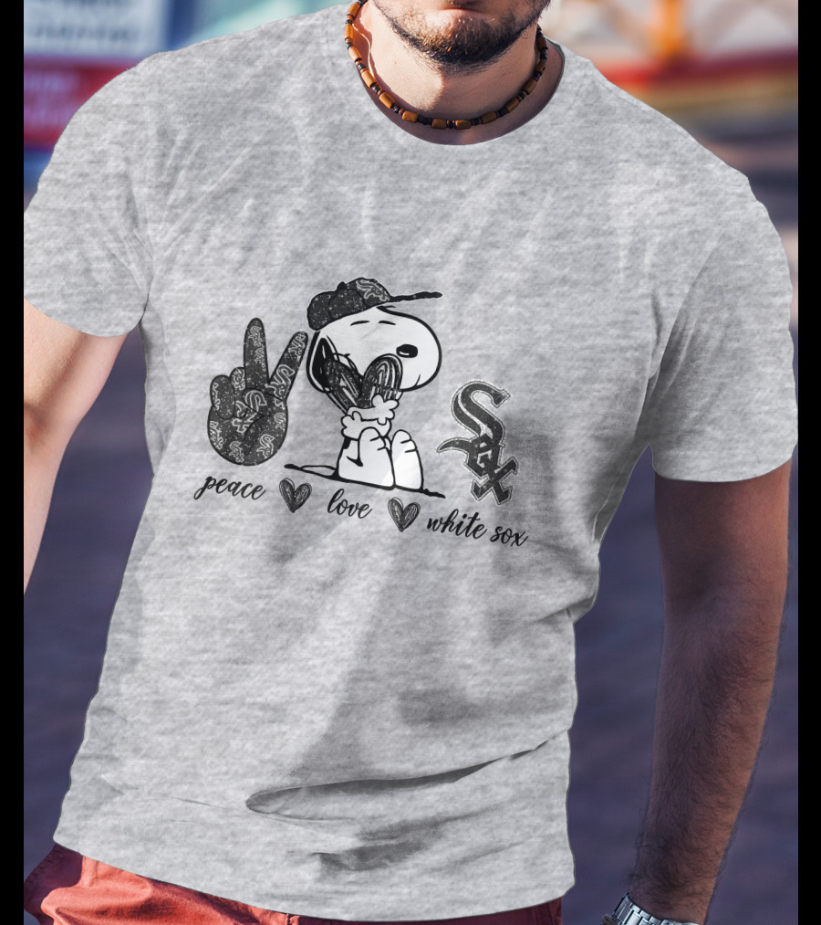 Peace Love Chicago White Sox Snoopy Baseball Fan T-Shirt