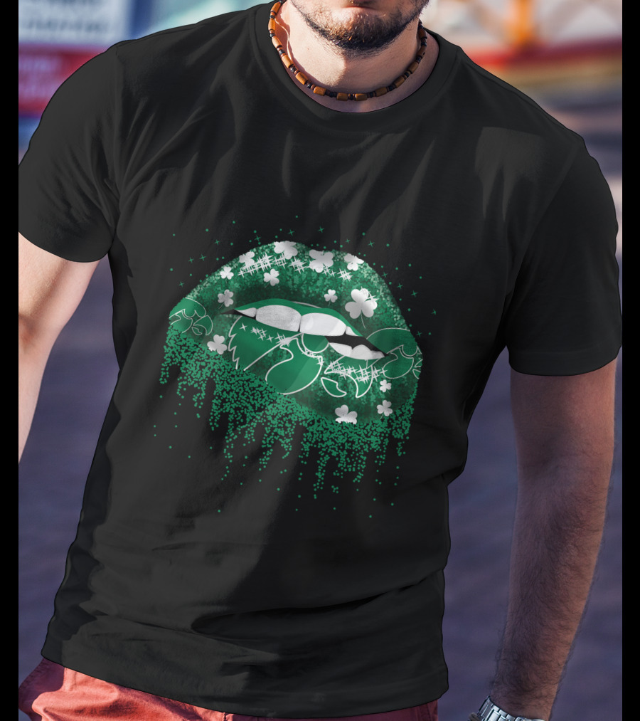 Iowa Hawkeyes St. Patrick's Day Green Lips With Shamrocks T-Shirt