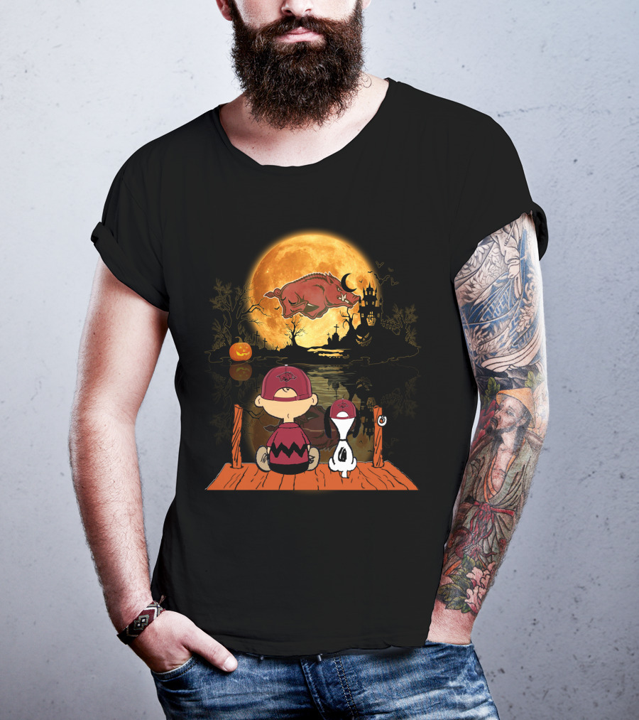Arkansas Razorbacks Halloween Peanuts Moon Silhouette T-Shirt