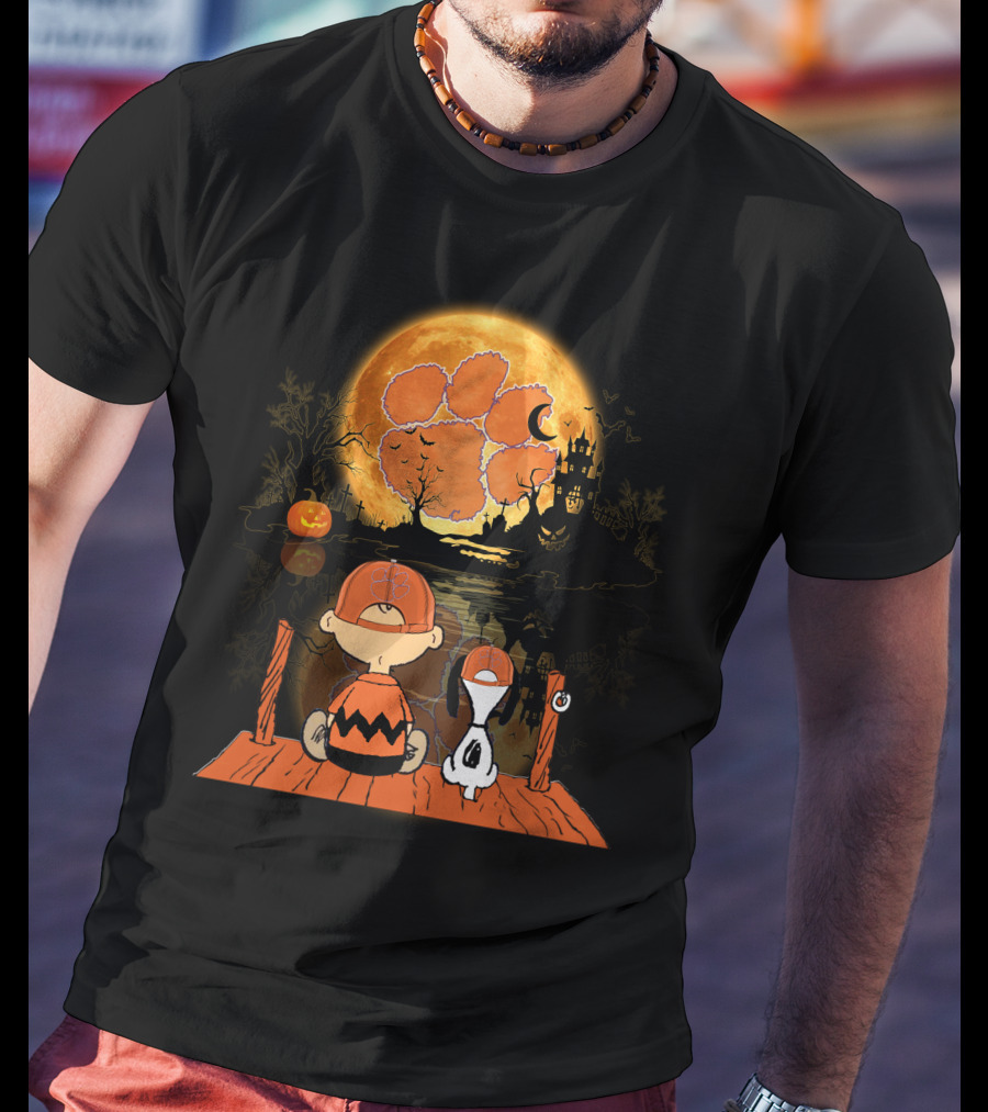 Clemson Tigers Halloween Full Moon Pumpkin Charlie And Snoopy Silhouette Scene T-Shirt