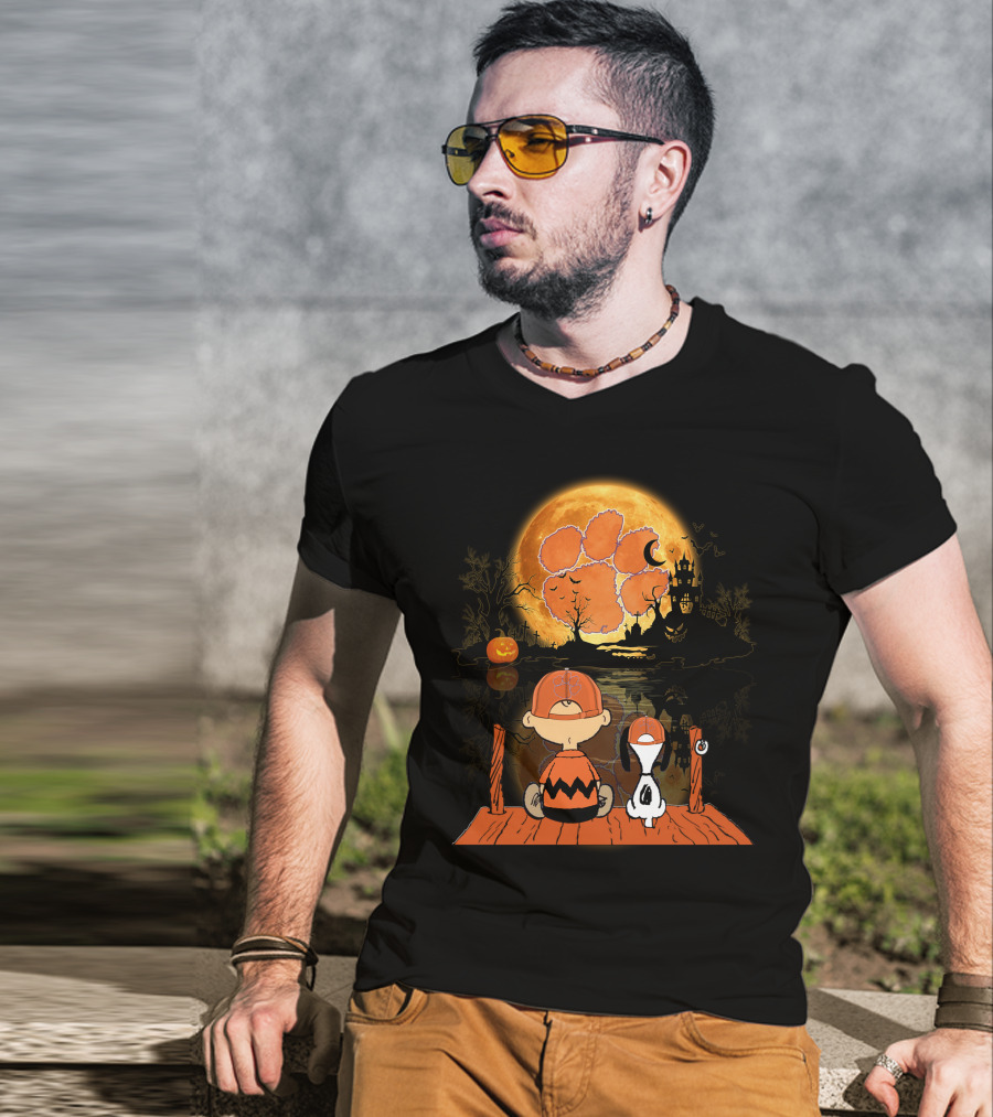 Clemson Tigers Halloween Full Moon Pumpkin Charlie And Snoopy Silhouette Scene T-Shirt