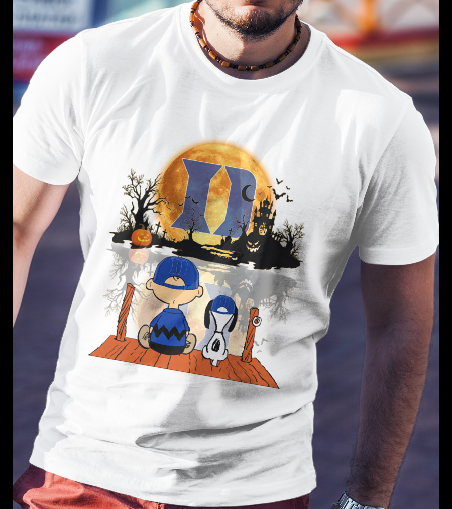 Duke Blue Devils Halloween Charlie Brown And Snoopy Moon Scene T-Shirt