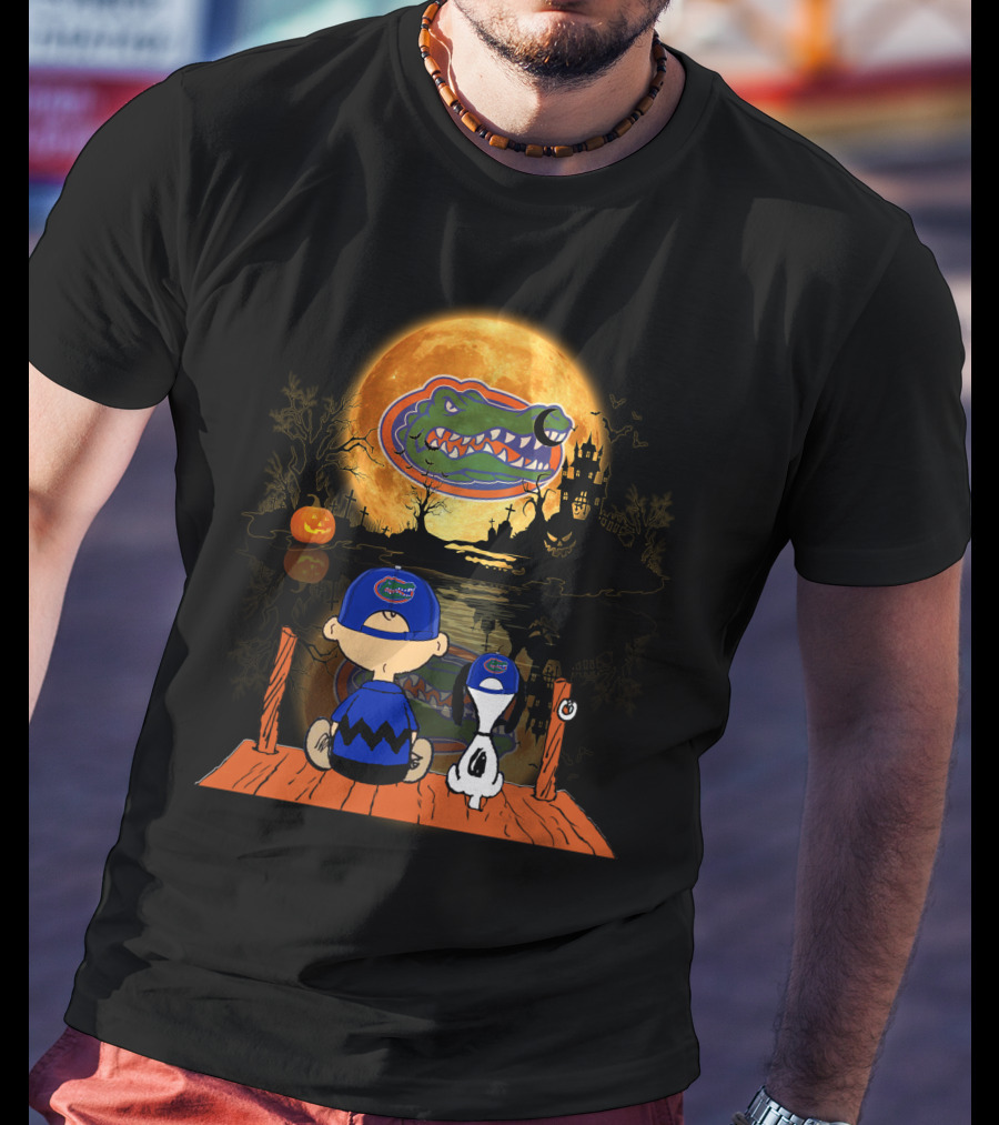 Florida Gators Halloween Moon Alligator Peanuts Charlie Brown And Snoopy T-Shirt