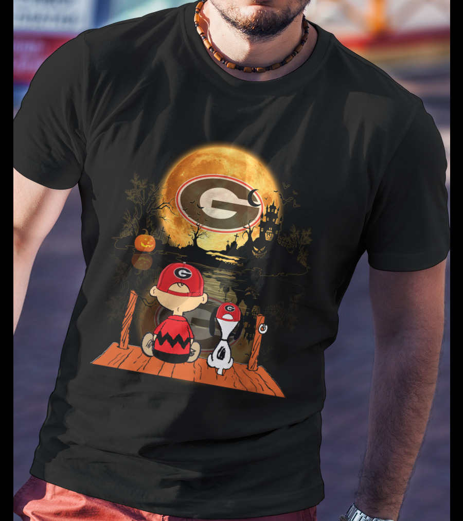 Georgia Bulldogs Halloween Moonlit Dock Scene With Peanuts Characters Charlie Brown And Snoopy Reflections T-Shirt