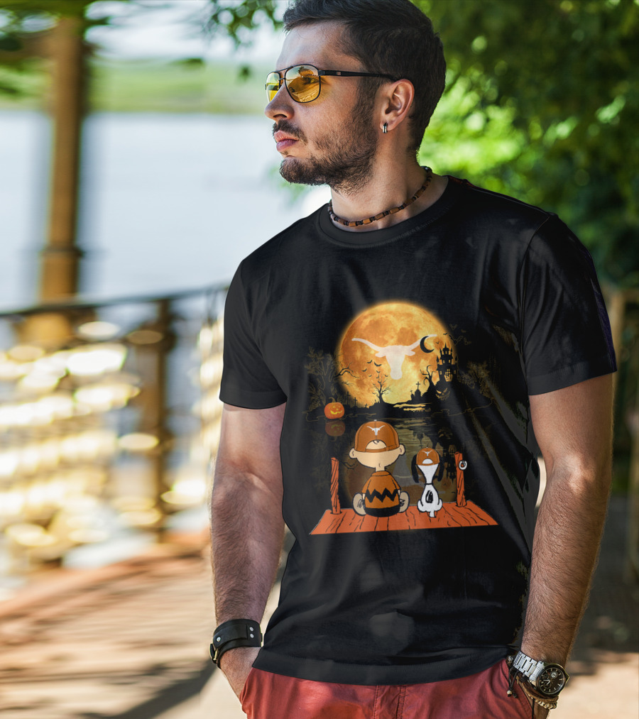 Texas Longhorns Halloween Charlie Brown Snoopy Full Moon Haunted Scene T-Shirt