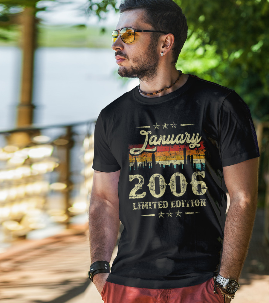 January 2006 Vintage Classic Stars Retro City Skyline T-Shirt