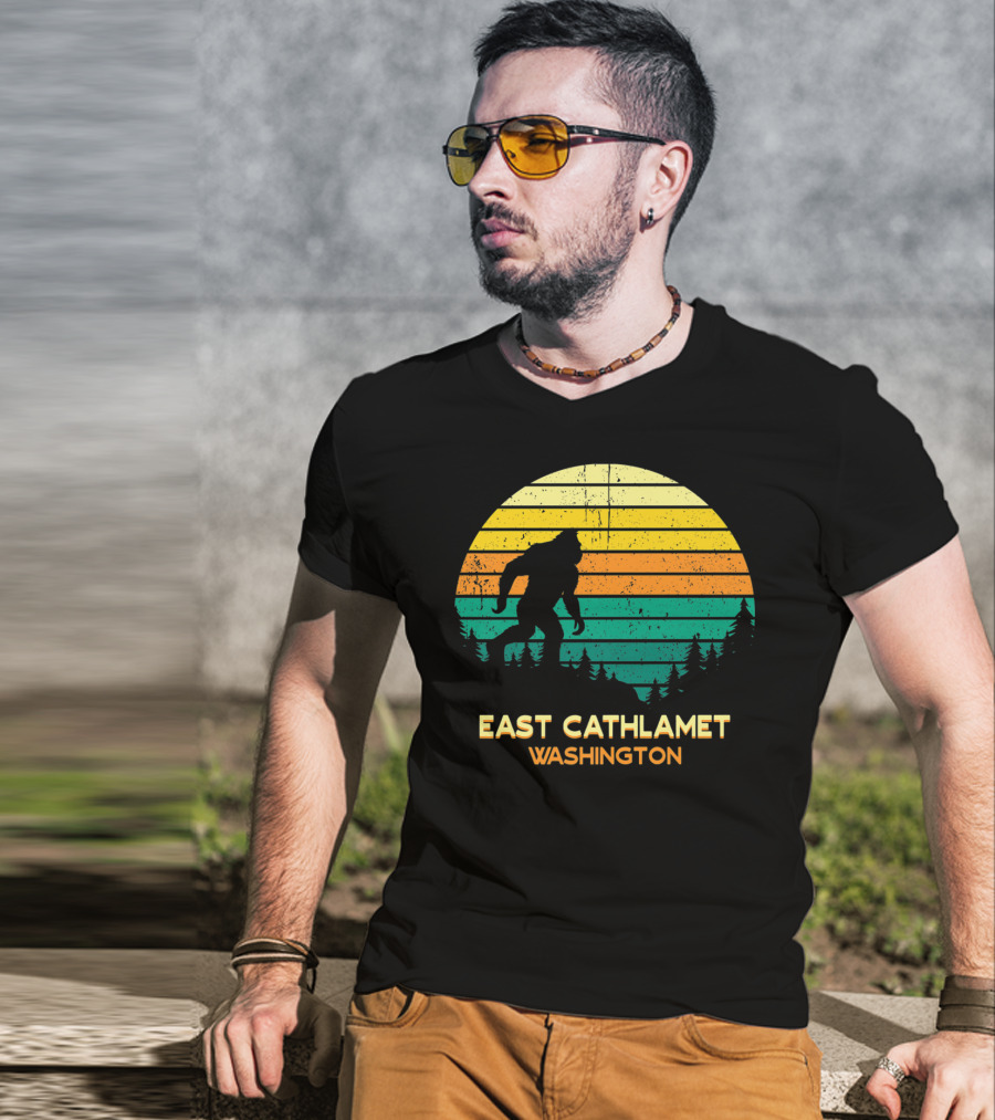East Cathlamet Washington Bigfoot Retro Sunset Scene T-Shirt