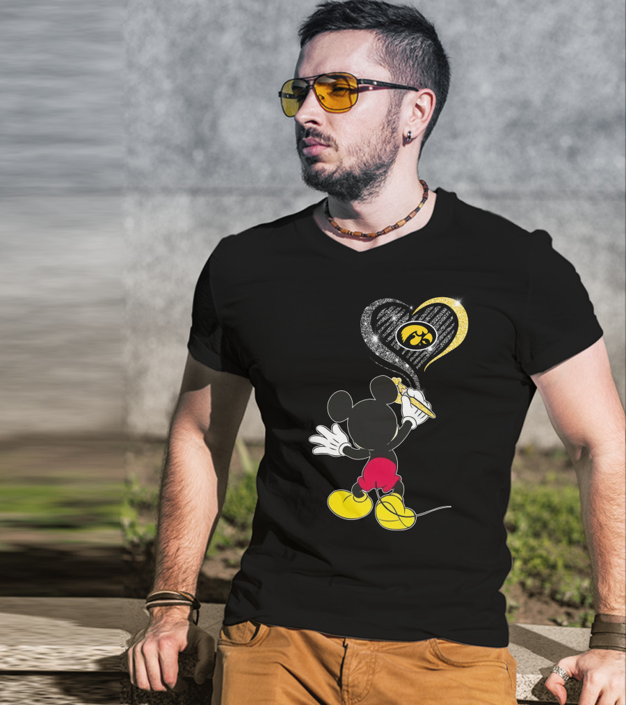 Mickey Painting Iowa Hawkeyes Heart T-Shirt