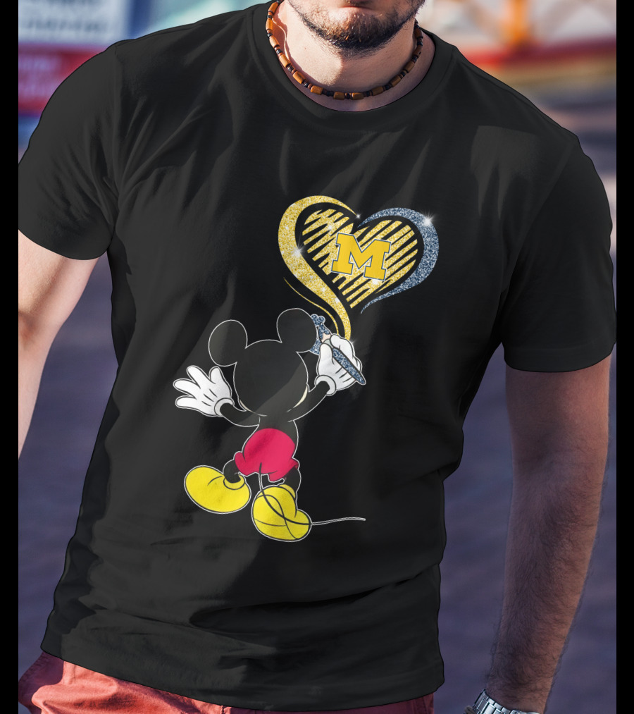 Mickey Mouse Drawing Heart With Michigan Wolverines T-Shirt