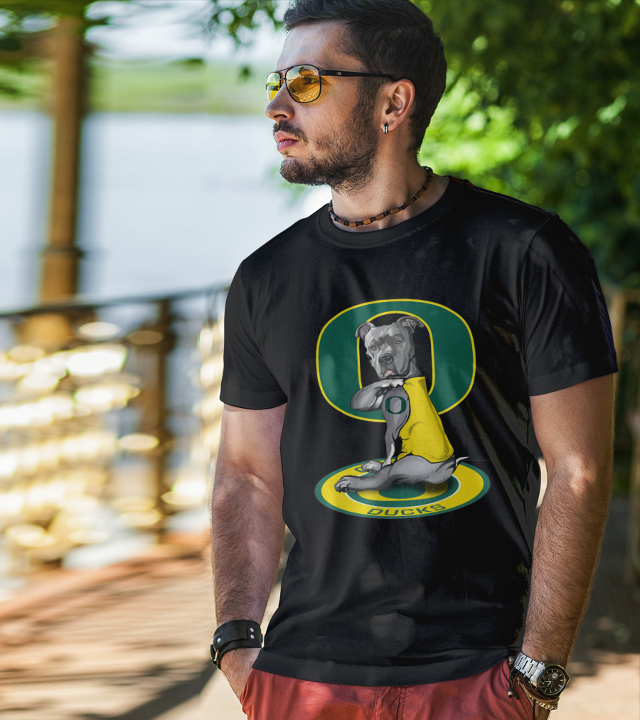 Oregon Ducks Bulldog With Yellow Vest And University T-Shirt