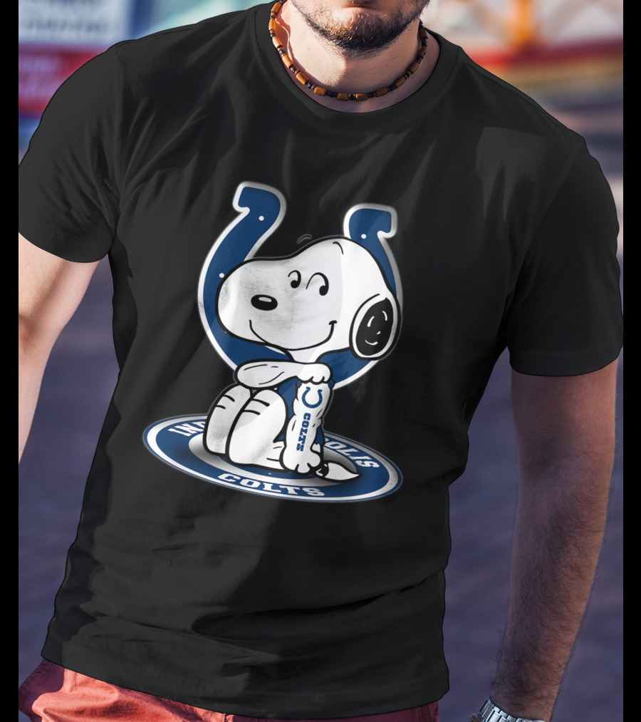 Snoopy Hugging Indianapolis Colts Horseshoe T-Shirt