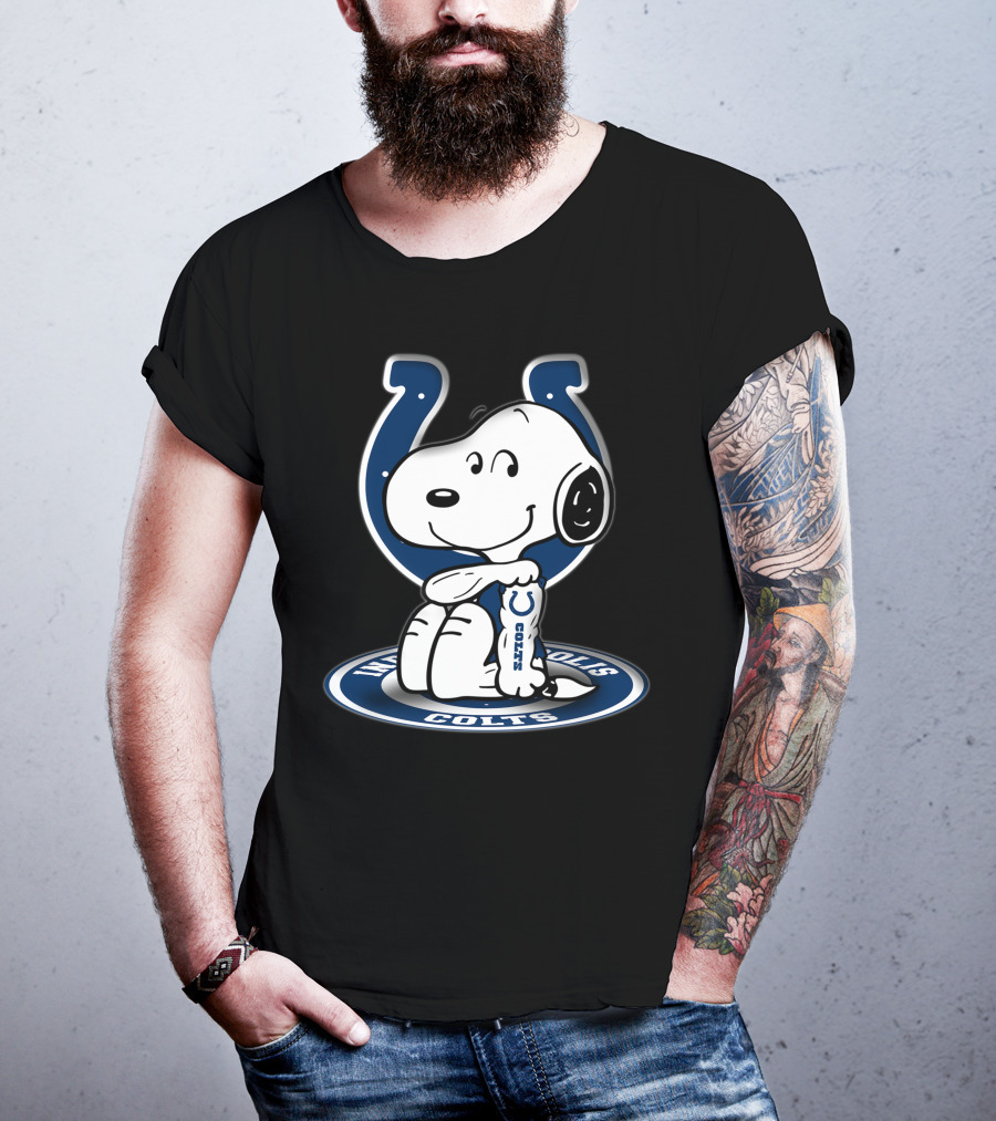 Snoopy Hugging Indianapolis Colts Horseshoe T-Shirt