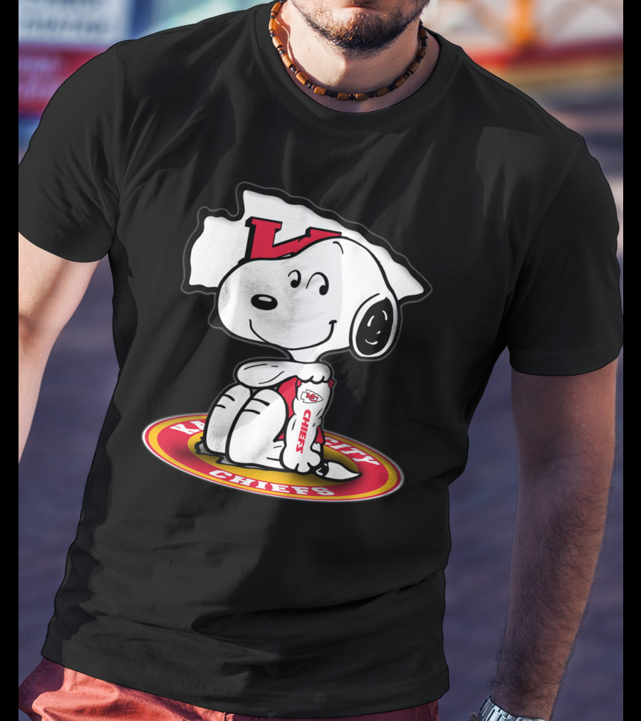 Kansas City Chiefs Snoopy Peanuts Nfl Fan Gear T-Shirt