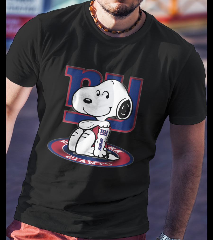Snoopy New York Giants Nfl Collaboration With Peanuts Football Team T-Shirt