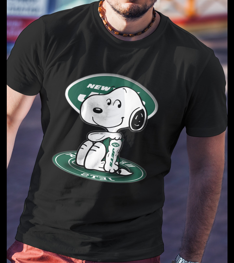 Snoopy New York Jets Football Fan Sitting Pose T-Shirt