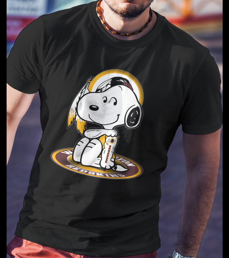 Snoopy Hugging Football Trophy Washington Redskins Sports T-Shirt