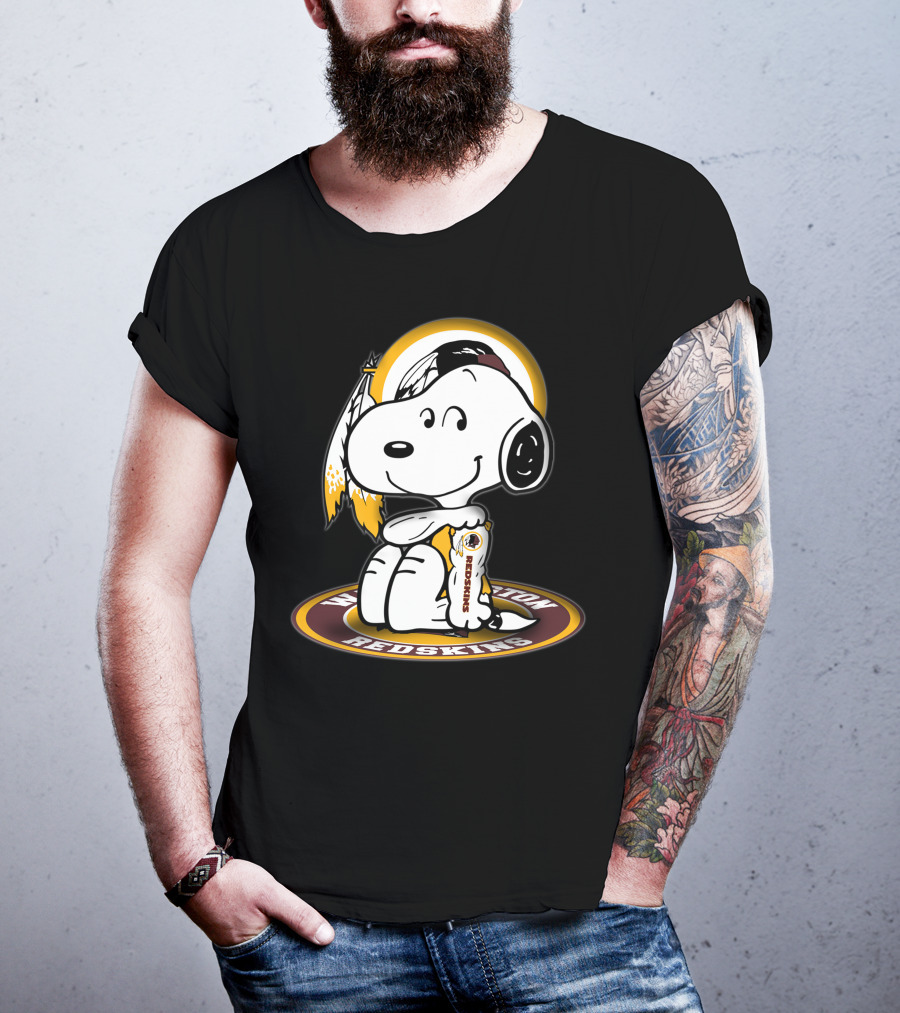 Snoopy Hugging Football Trophy Washington Redskins Sports T-Shirt