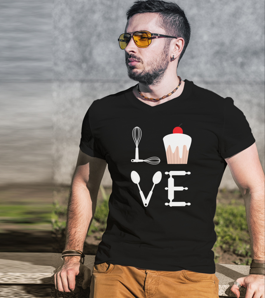 Love Baking Lover Cupcake Whisk Spoon Rolling Pin T-Shirt