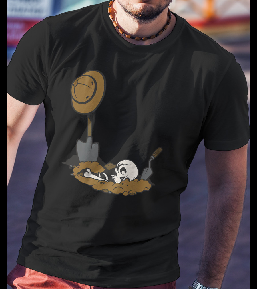 Funny Skull Archaeology Digging Scene T-Shirt
