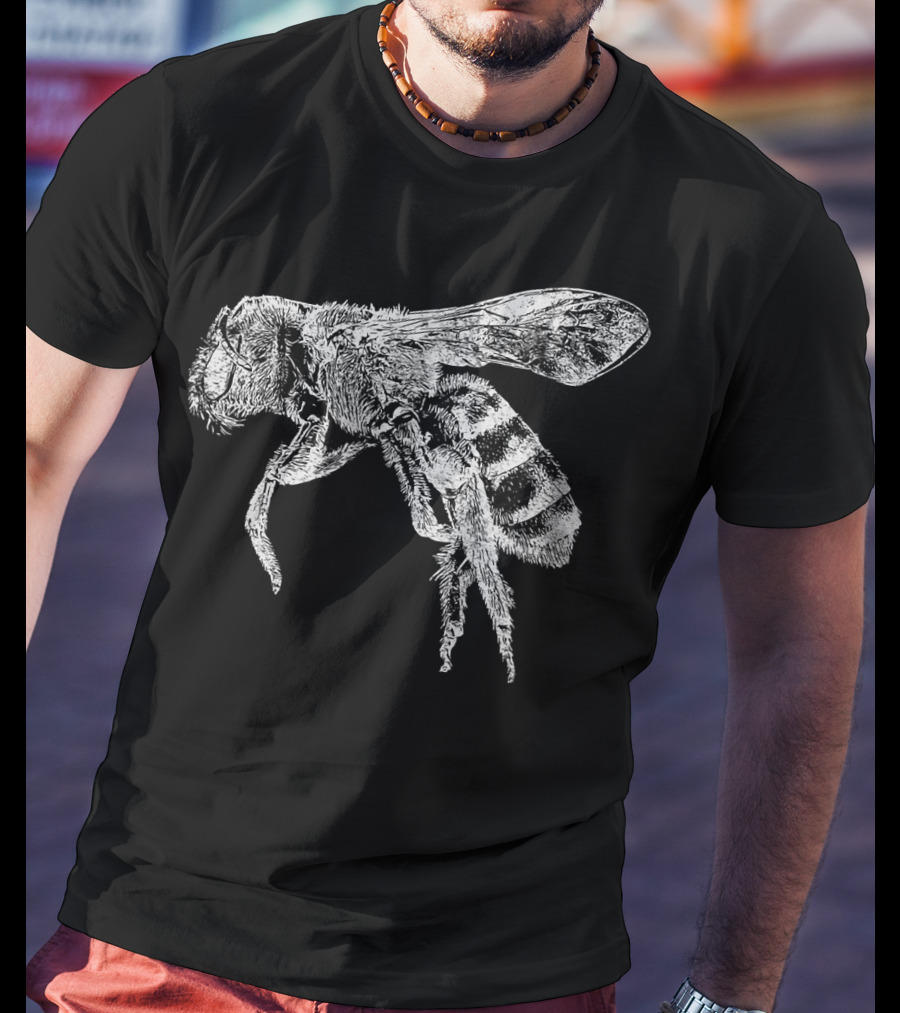 Great Distressed Cute Bee Sketch T-Shirt