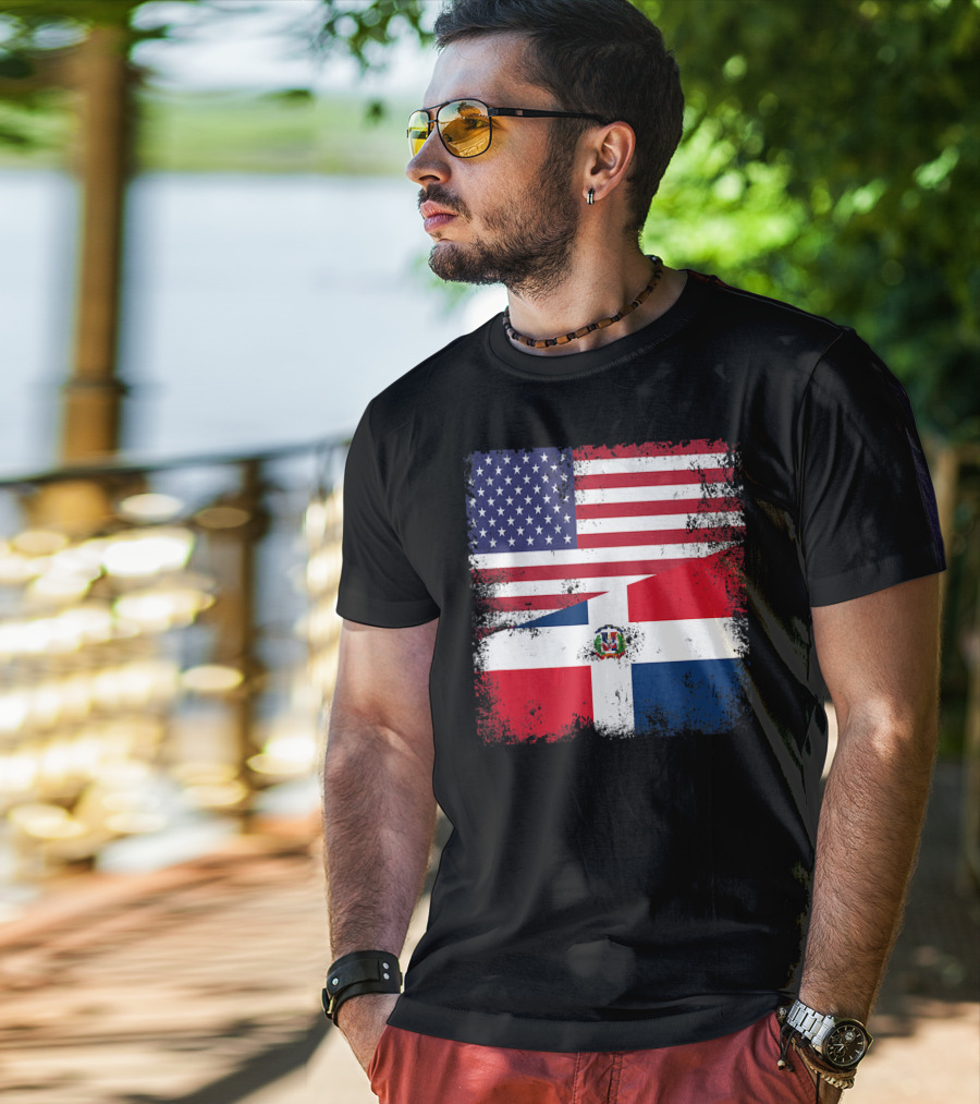 Half Dominican Flag Vintage USA American Dominican Grunge T-Shirt