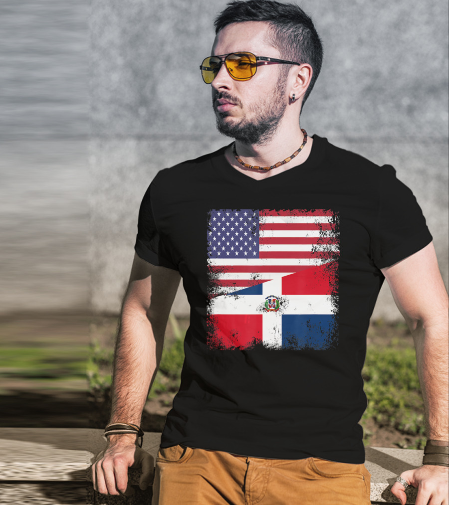 Half Dominican Flag Vintage USA American Dominican Grunge T-Shirt