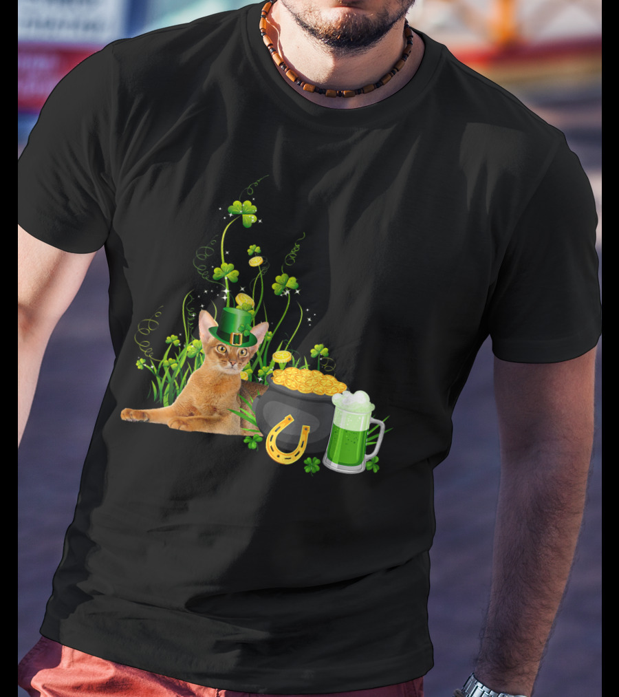 Abyssinian Cat St Patrick's Day Leprechaun Hat Shamrocks Pot Of Gold Green Beer T-Shirt
