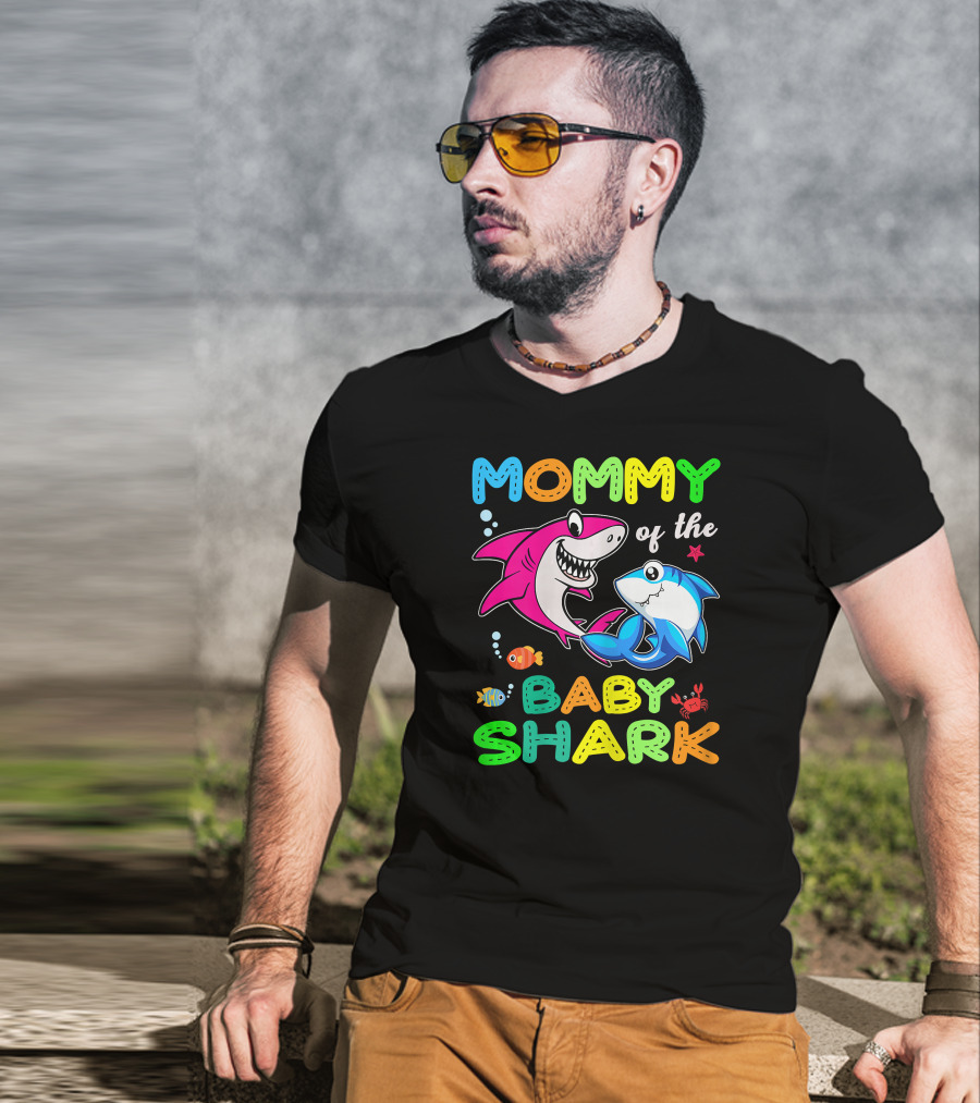 Mommy Of The Baby Shark Funny Birthday Family T-Shirt