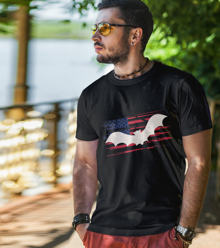Bat Silhouette With US American Flag Background T-Shirt